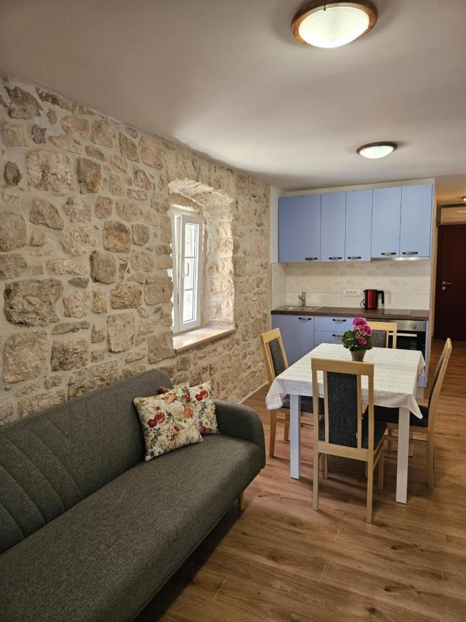 Apartman Eli Supetar Eksteriør billede