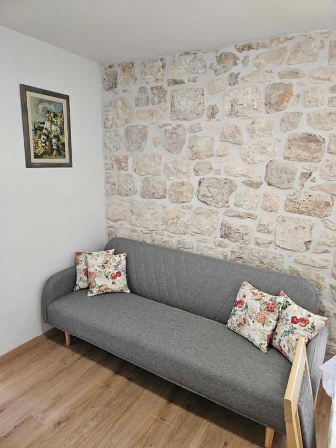 Apartman Eli Supetar Eksteriør billede