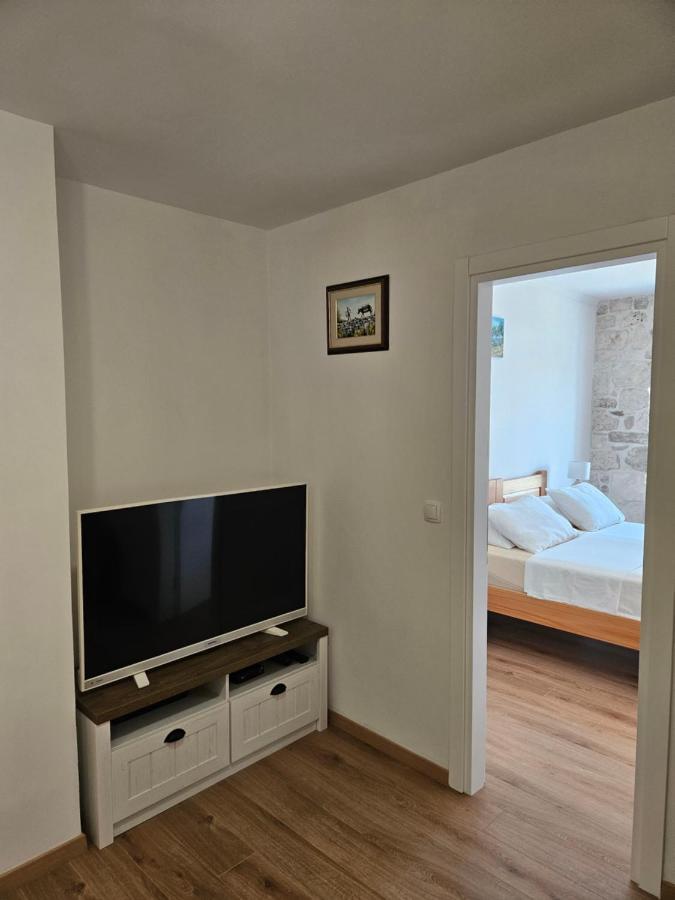 Apartman Eli Supetar Eksteriør billede