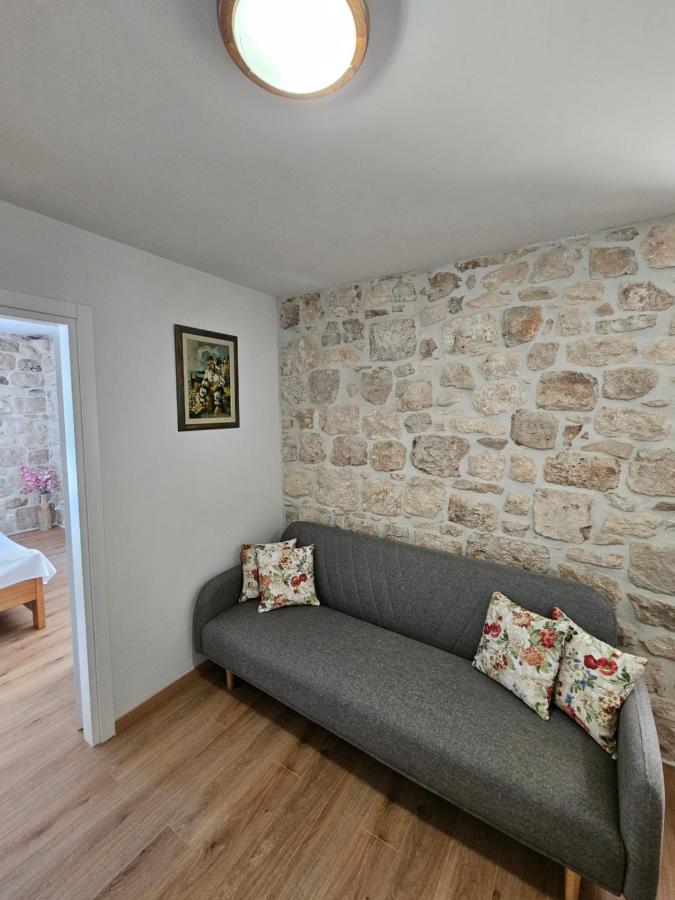 Apartman Eli Supetar Eksteriør billede